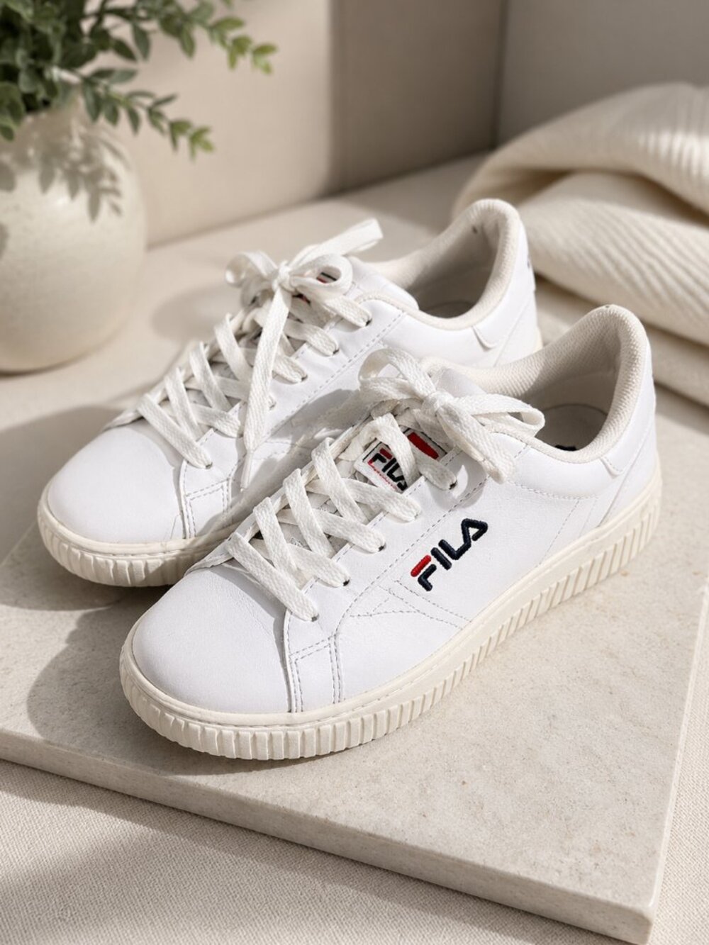 FILA Redmond Women’s 7 White Navy Red Leather Platform Sneakers 5CM01114-125